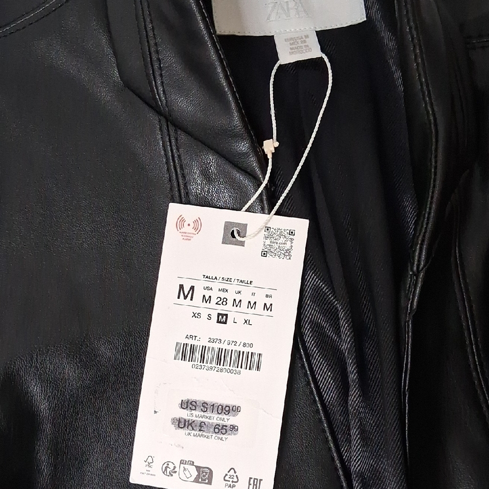 Zara Women's Black Leather Jacket - Picture 3 of 6